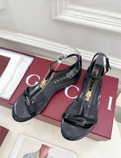 GUC* 25SS flat sandals VIP