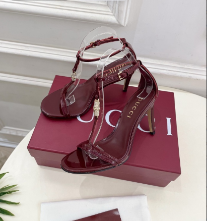 GUC* 25SS flat sandals VIP