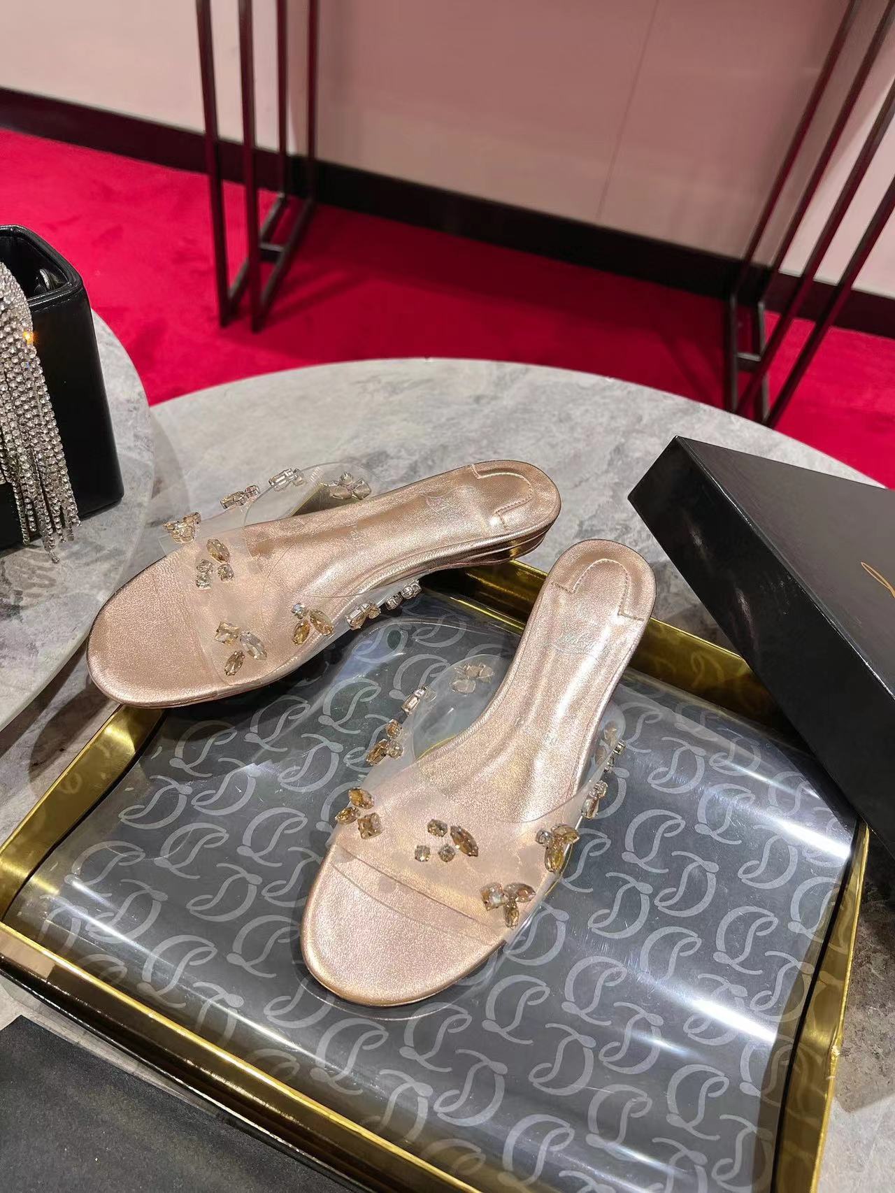 CL* new rhinestone slippers