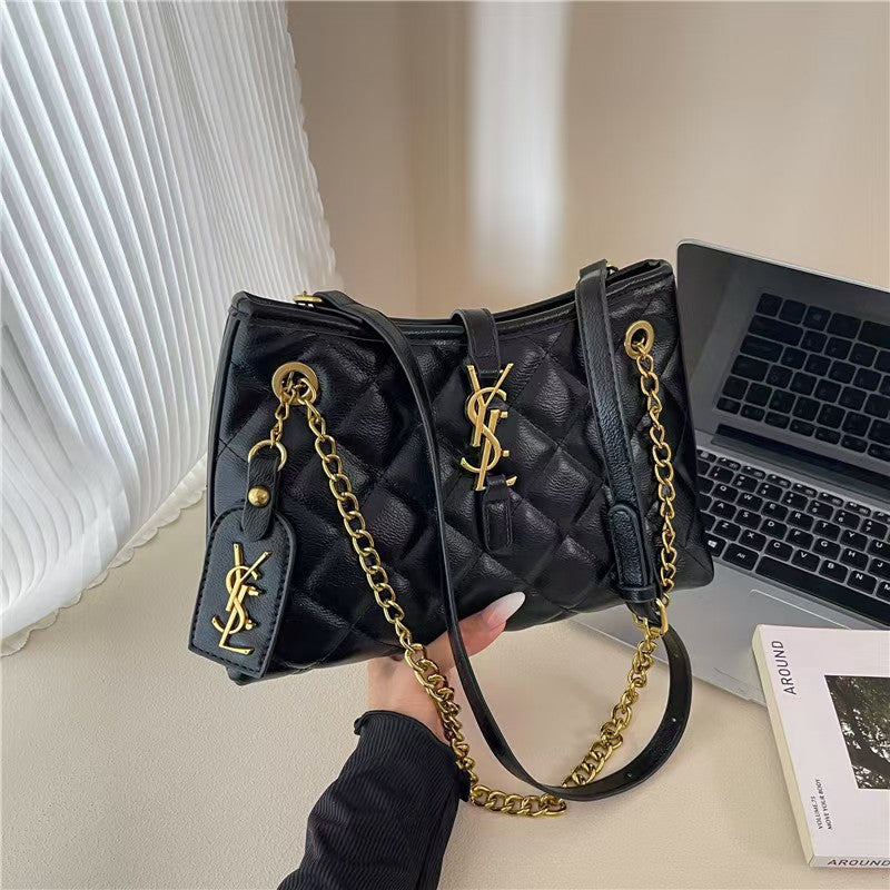 New stylish diamond-patterned tote bag
