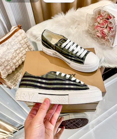 Burberry white shoes