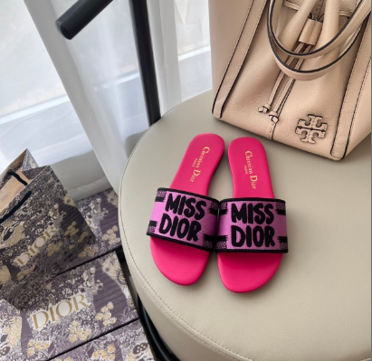 DIO* 25SS embroidered slippers