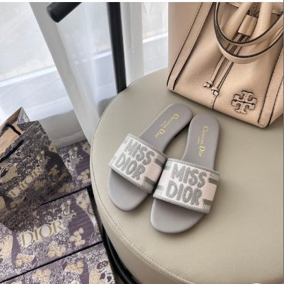 DIO* 25SS embroidered slippers