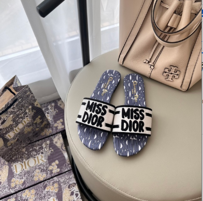 DIO* 25SS embroidered slippers