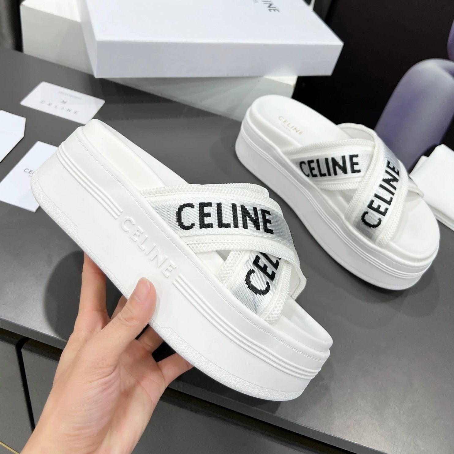 Celi* 24 new thick-soled slippers