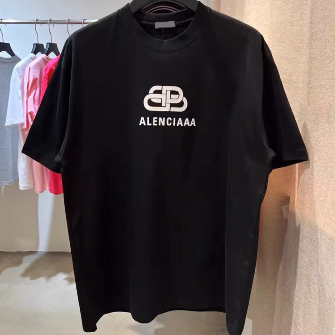 BALENC* classic lock letter T-shirt (synchronized with counters)