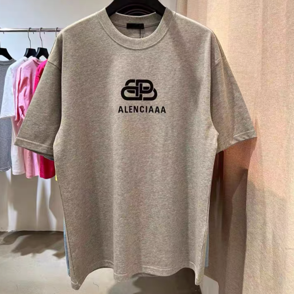 BALENC* classic lock letter T-shirt (synchronized with counters)