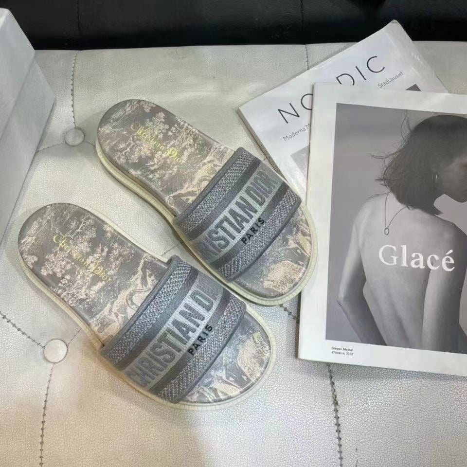 23 Summer thick-soled height-boosting super soft slippers