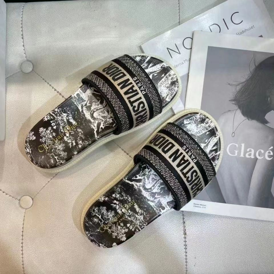 23 Summer thick-soled height-boosting super soft slippers