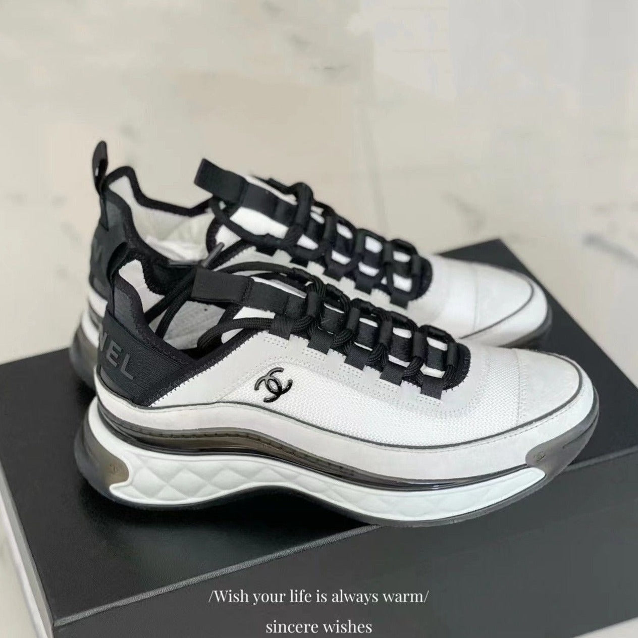 C   low-top trainers