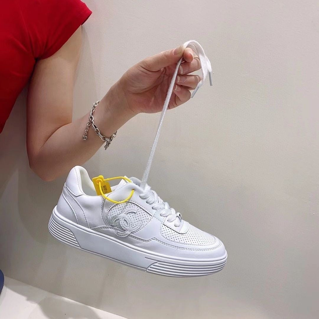 Breathable sports and casual white shoes
