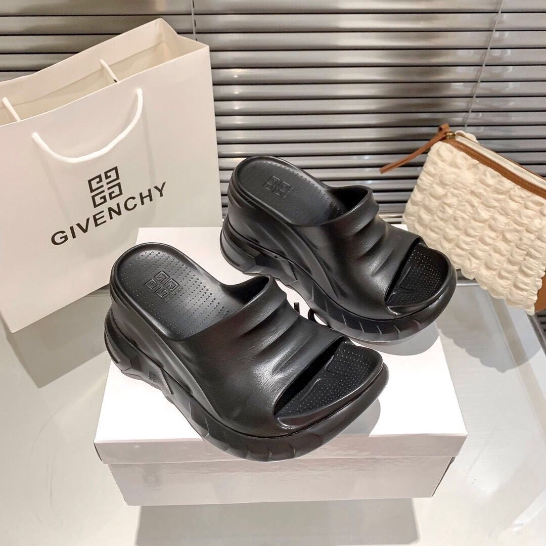 G   23 new slippers