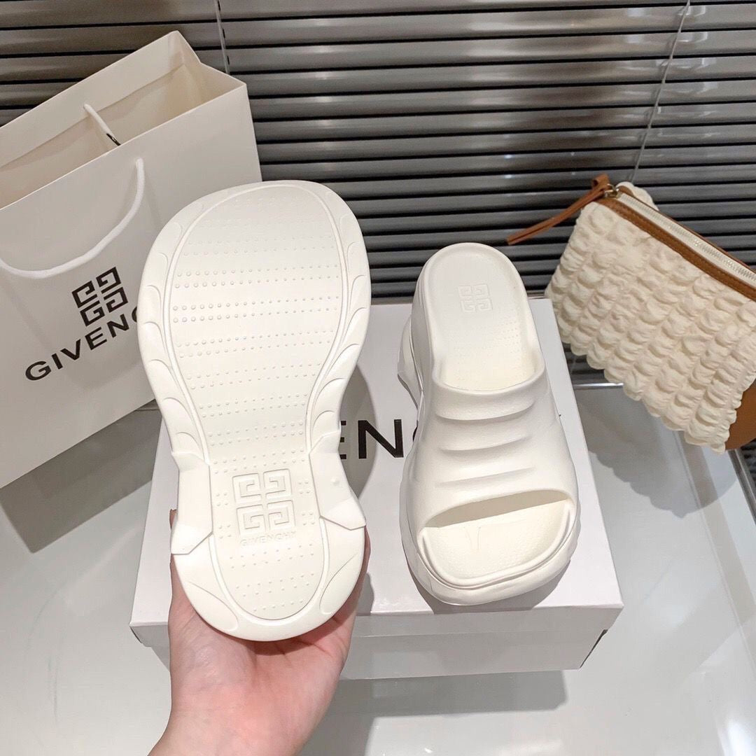 G   23 new slippers