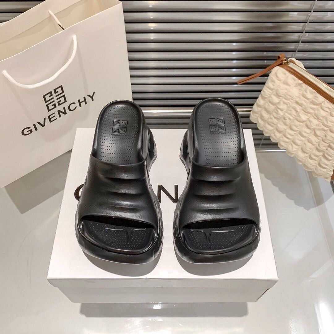 G   23 new slippers