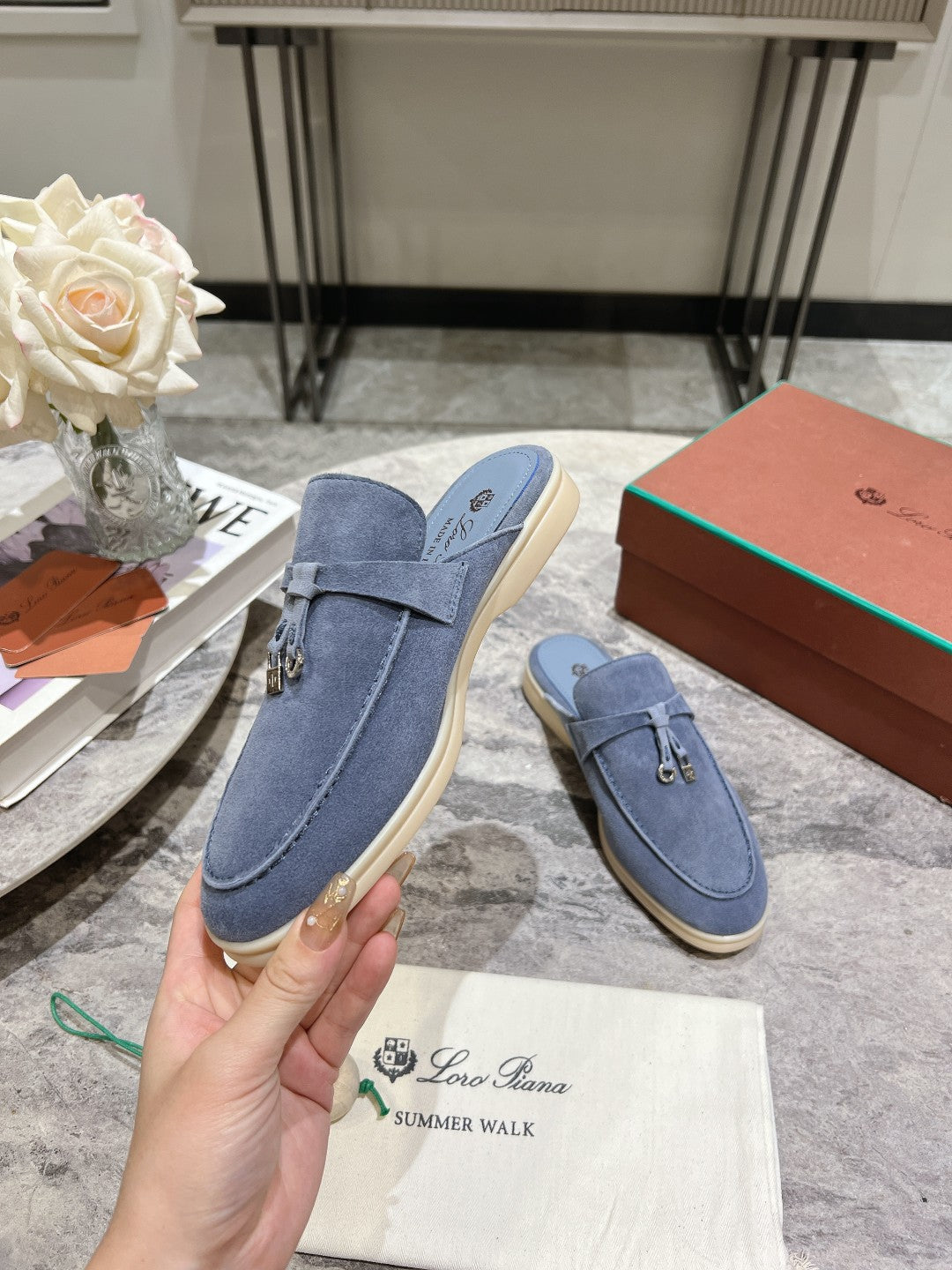 Loro Pian** Classic British tassel flat loafers