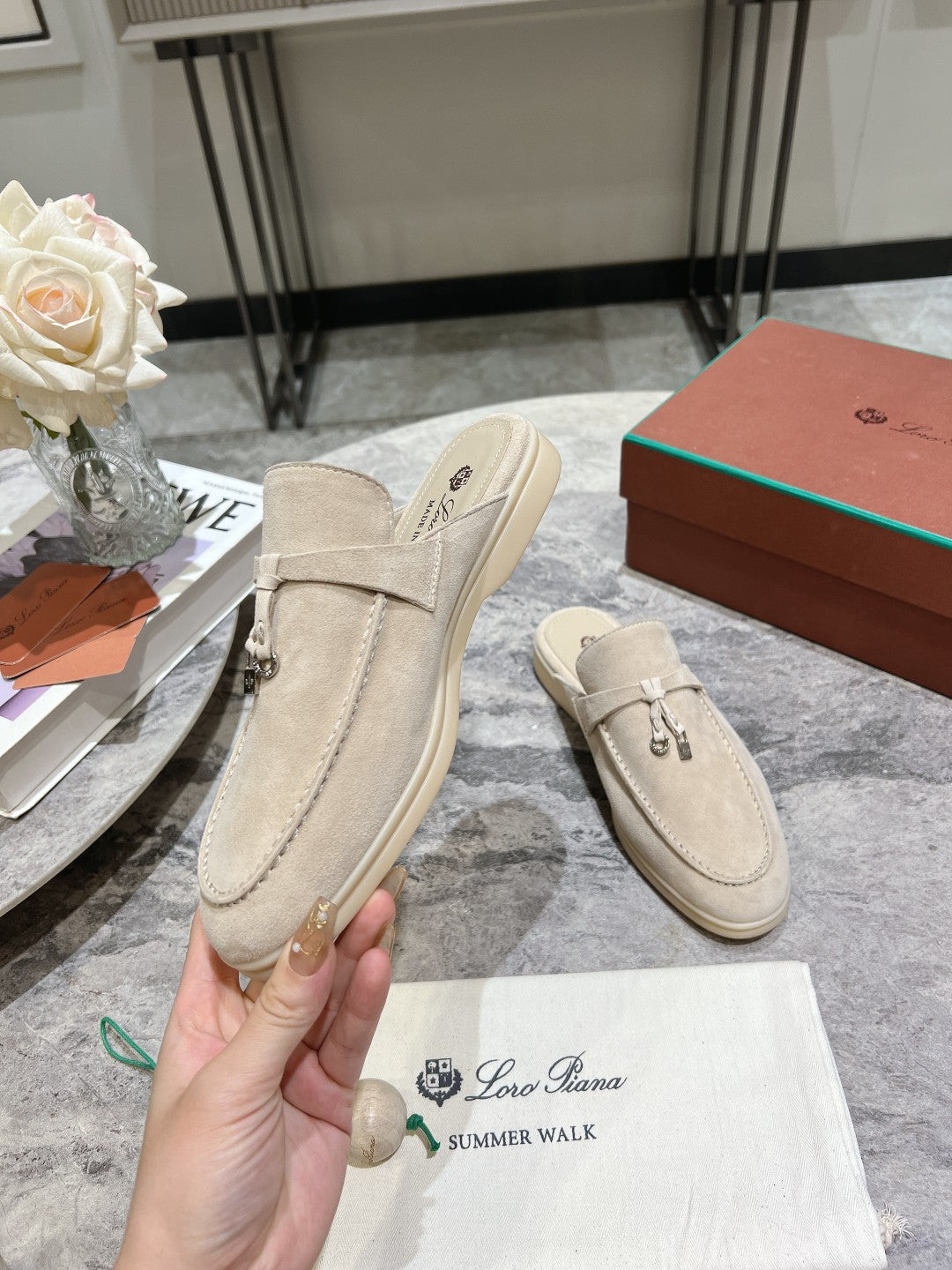 Loro Pian** Classic British tassel flat loafers