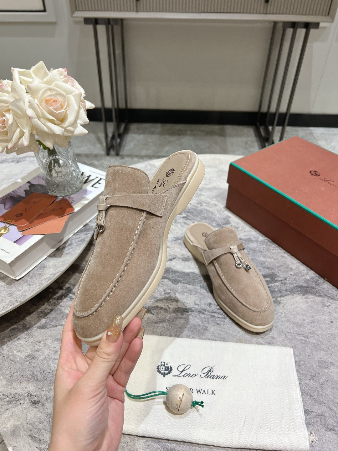 Loro Pian** Classic British tassel flat loafers