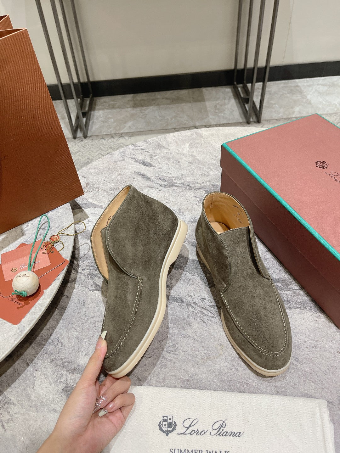 Loro Pia**/ Top quality classic British style tassel flat loafers VIP1:1