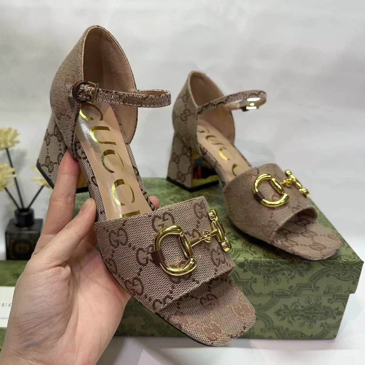 New CU summer hollow sandals