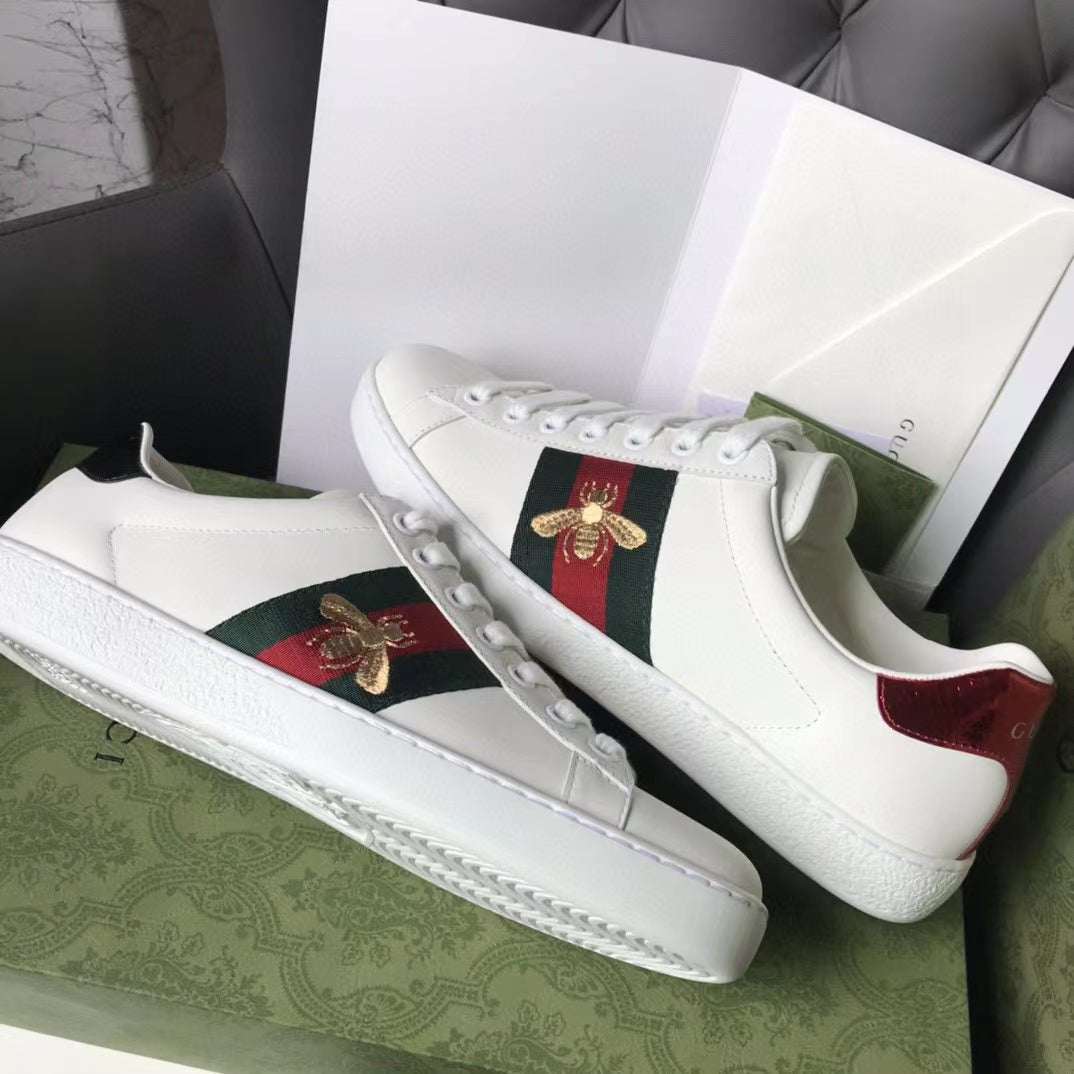 W ACE SNEAKER WITH BEE