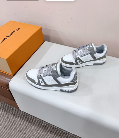 LOU* Vintage LVTRAINE Sneakers (Unisex)