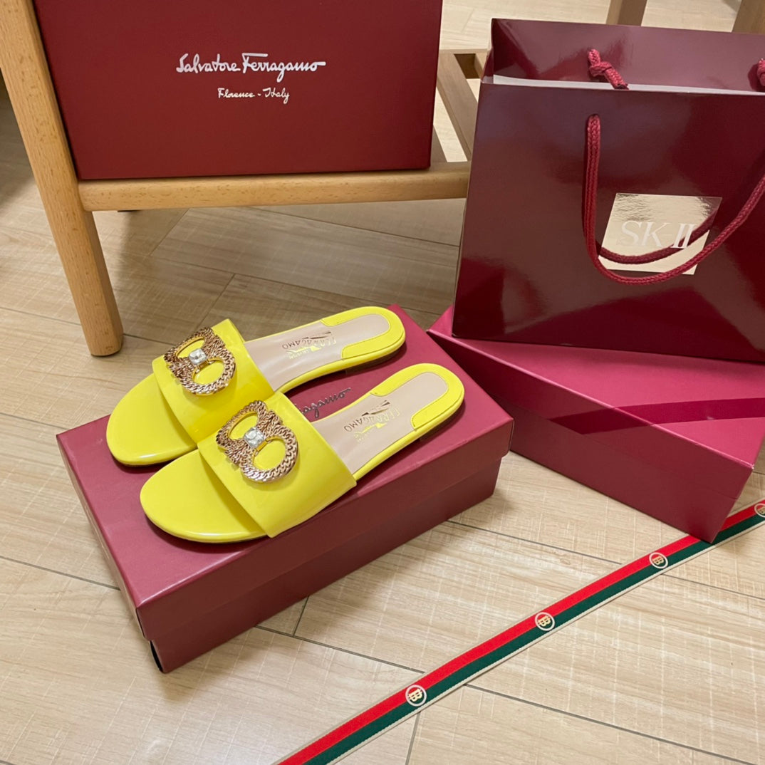 Ferragam* classic new flats