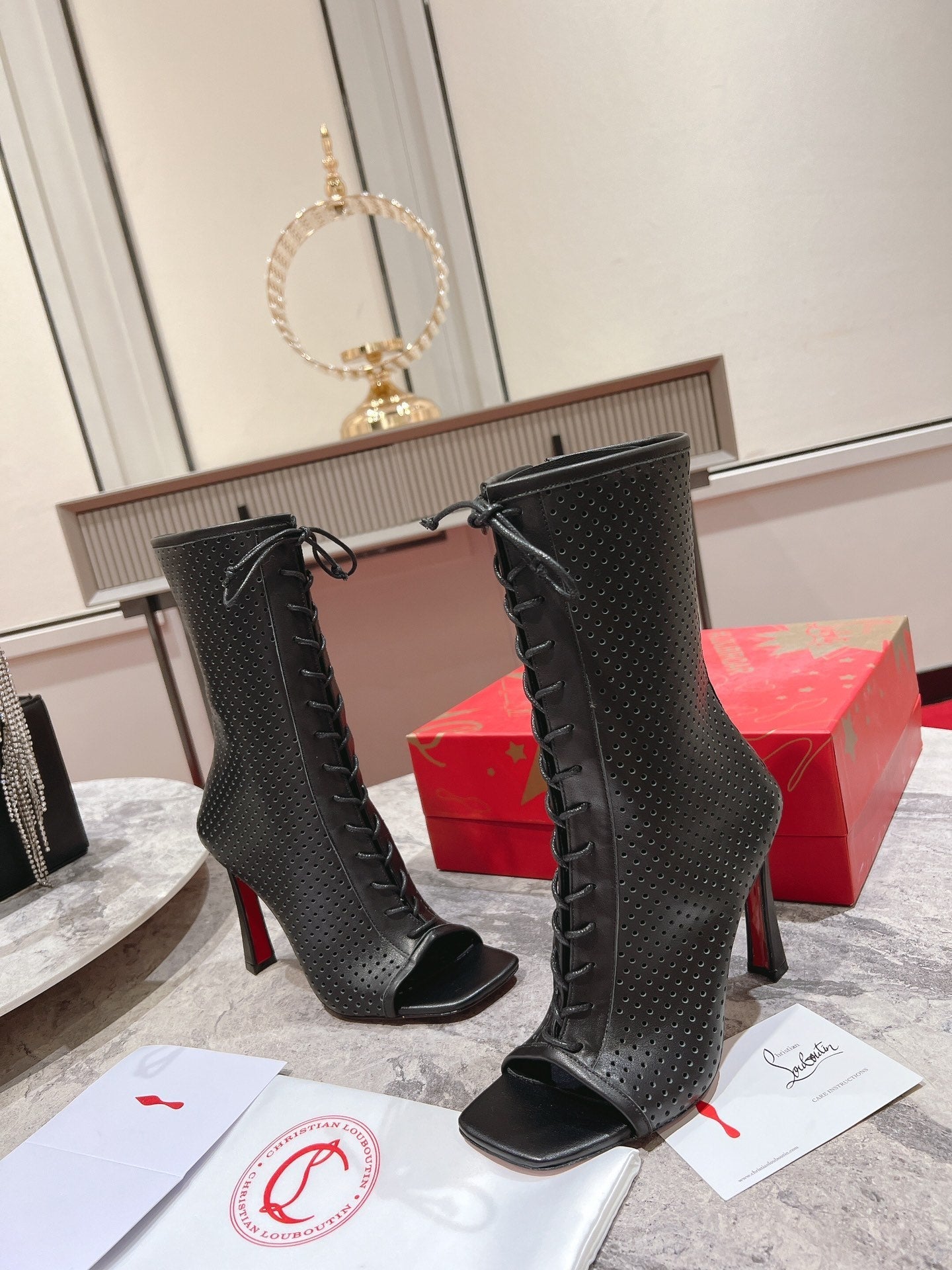 Christian Louboutin* 1: 1 VIP new hollow heel high heels