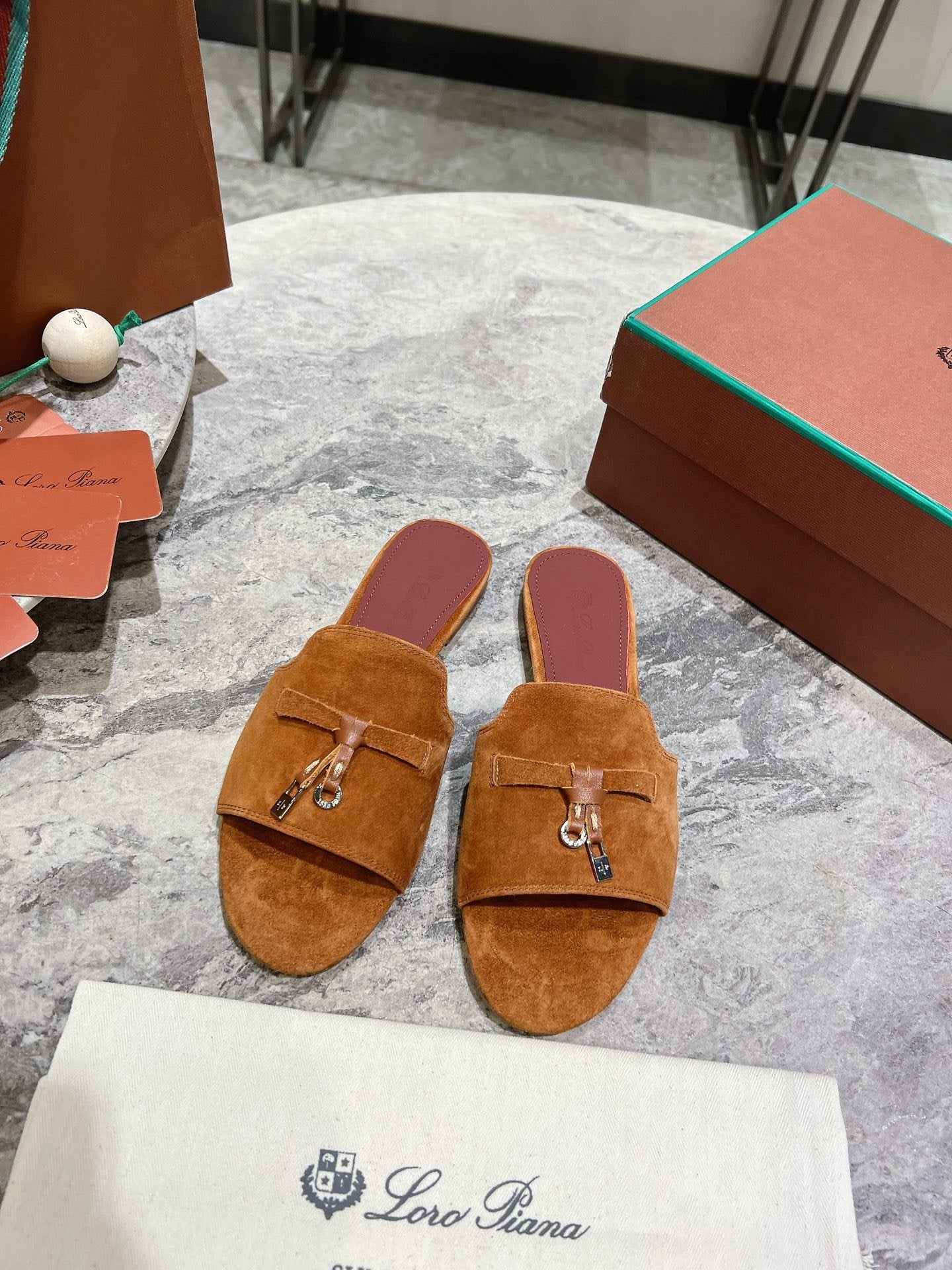 Loro Pian* Classic full leather British tassel flat slippers