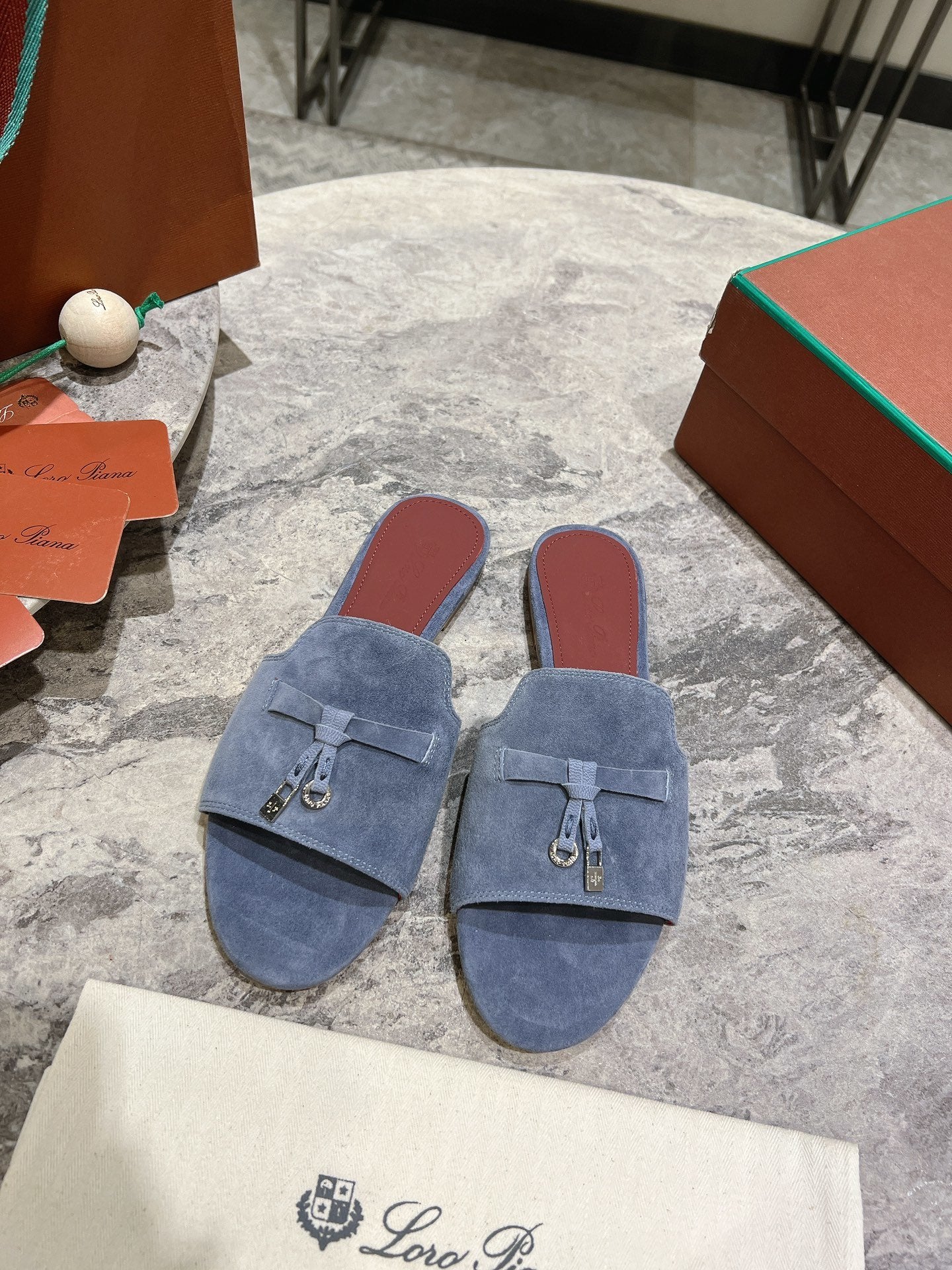 Loro Pian* Classic full leather British tassel flat slippers