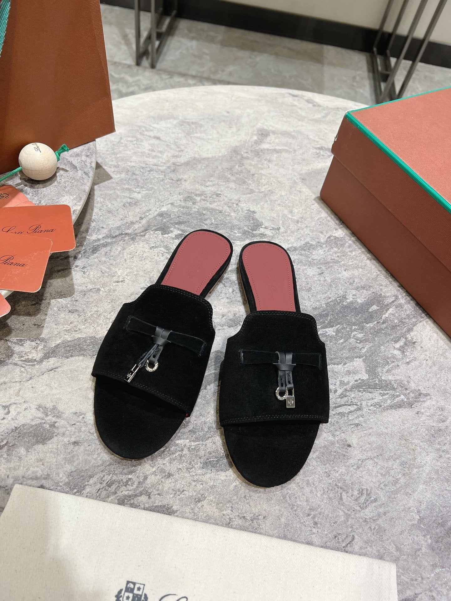 Loro Pian* Classic full leather British tassel flat slippers