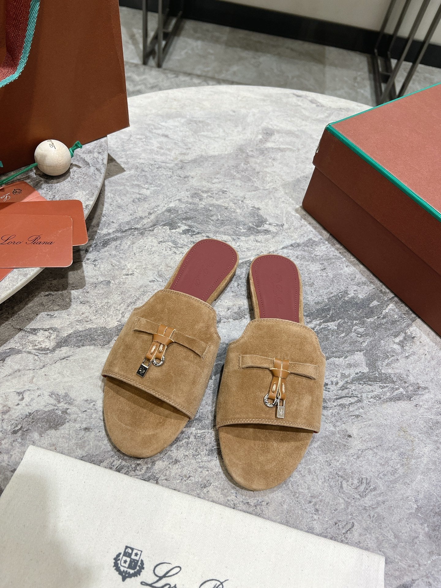 Loro Pian* Classic full leather British tassel flat slippers