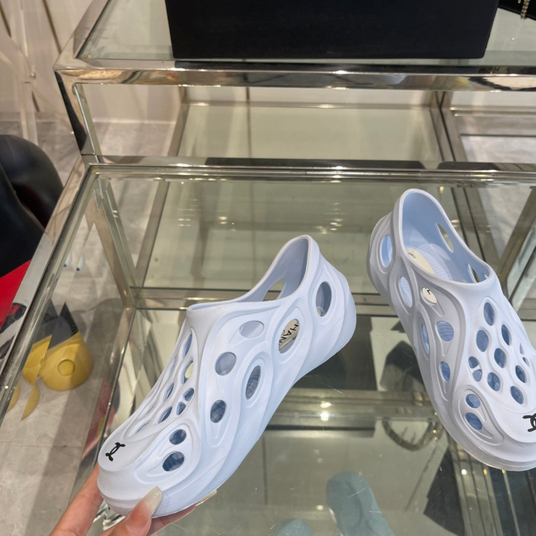 Pink hole slippers  VIP  1：1