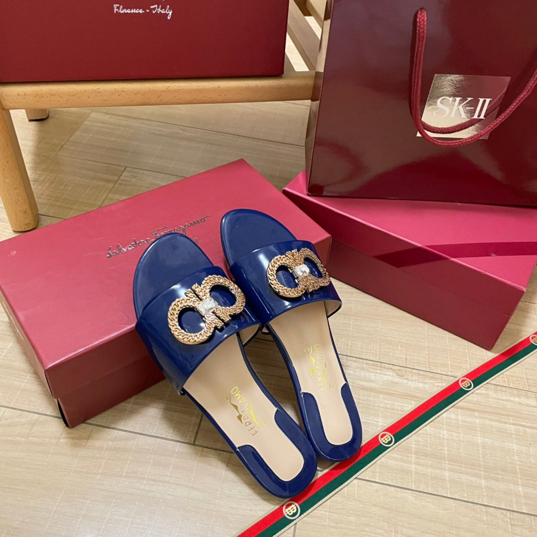 Ferragam* classic new flats