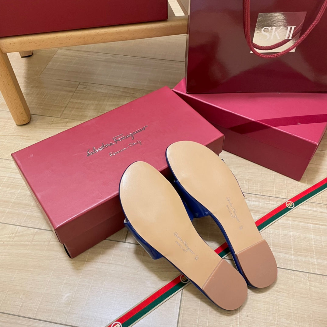 Ferragam* classic new flats