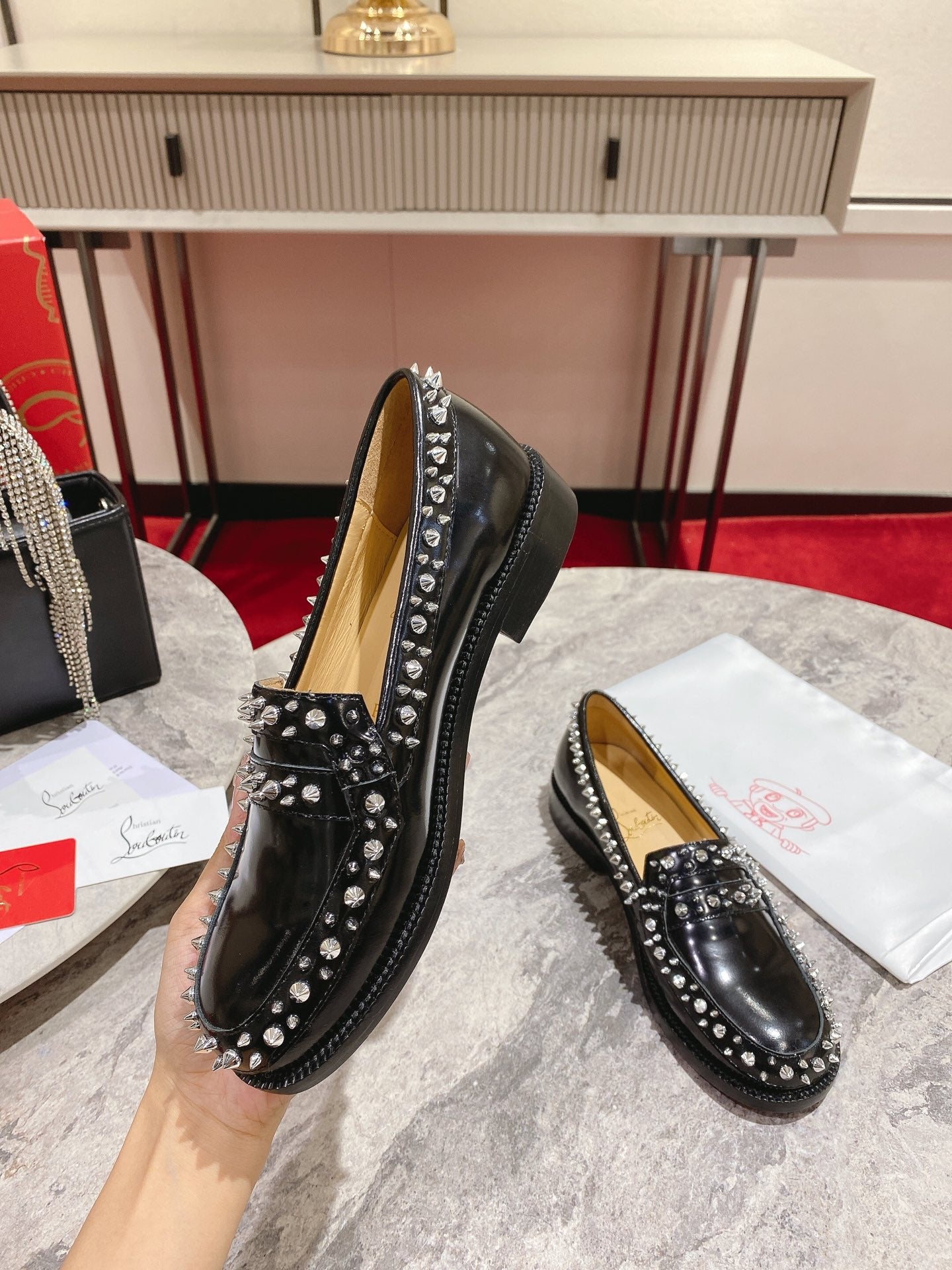 Christ* Louboutin* 1: 1 VIP new rivet design loafers