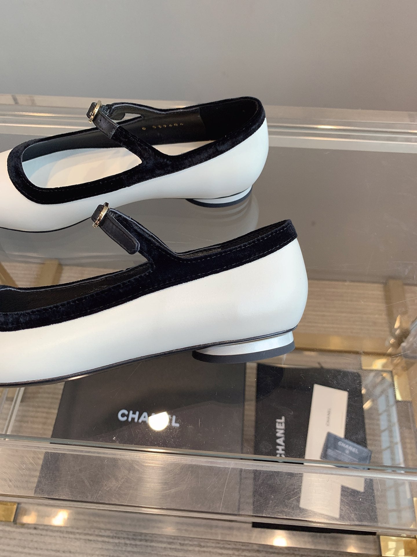 CHA**24 new pointed toe flat Mary Jane shoes  VIP1：1