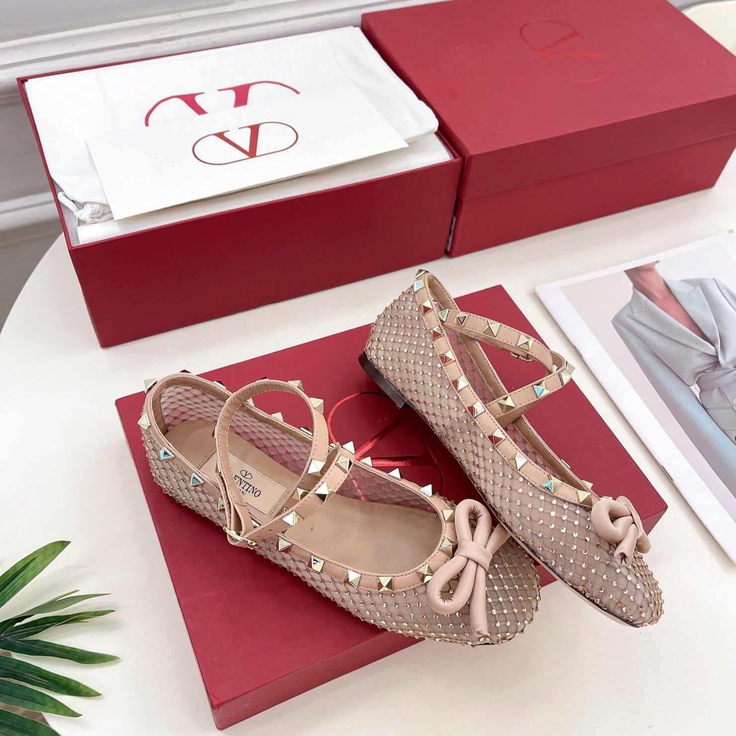 V new rivet rhinestone mesh ballet shoes VIP1：1