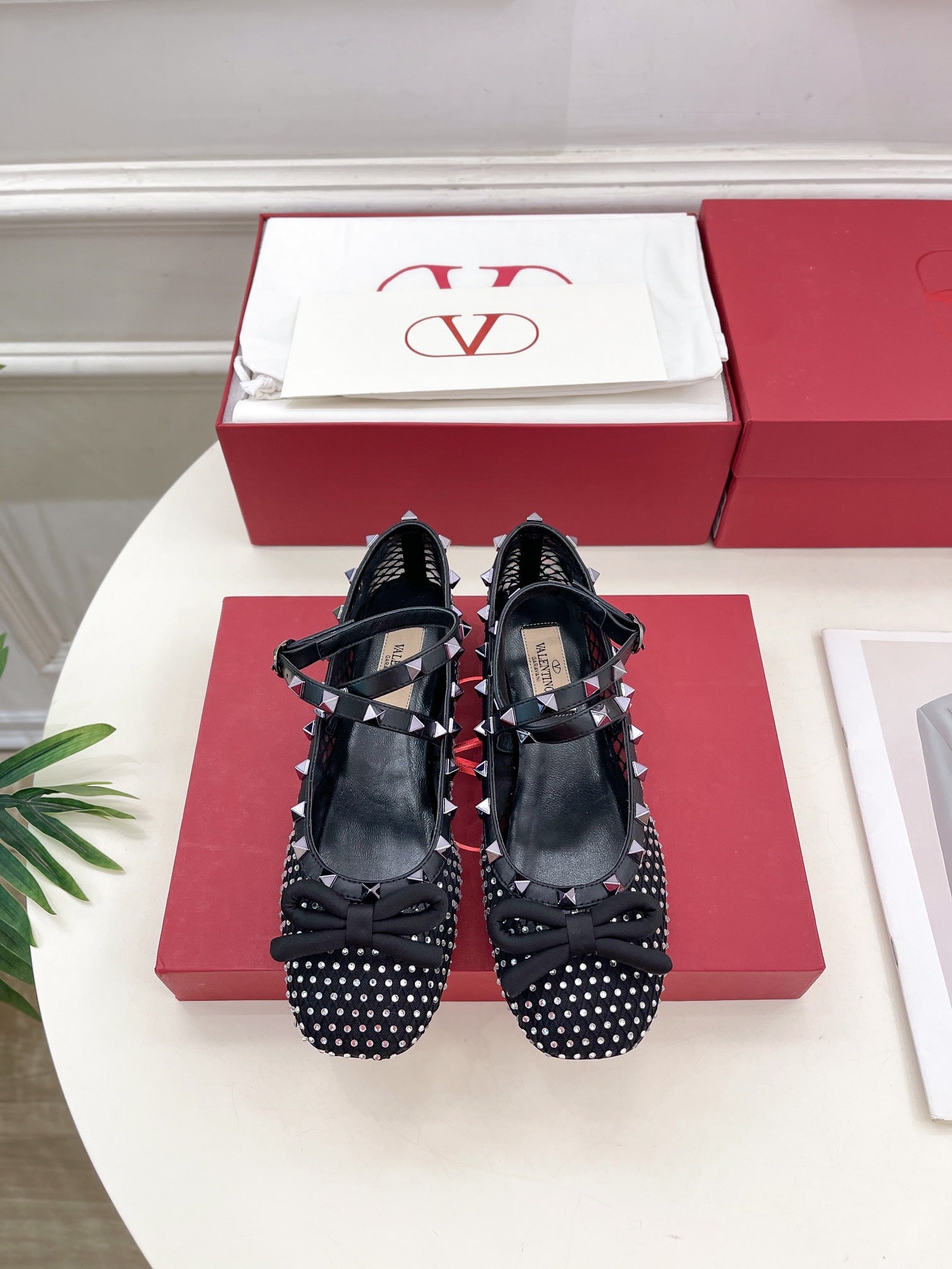 V new rivet rhinestone mesh ballet shoes VIP1：1