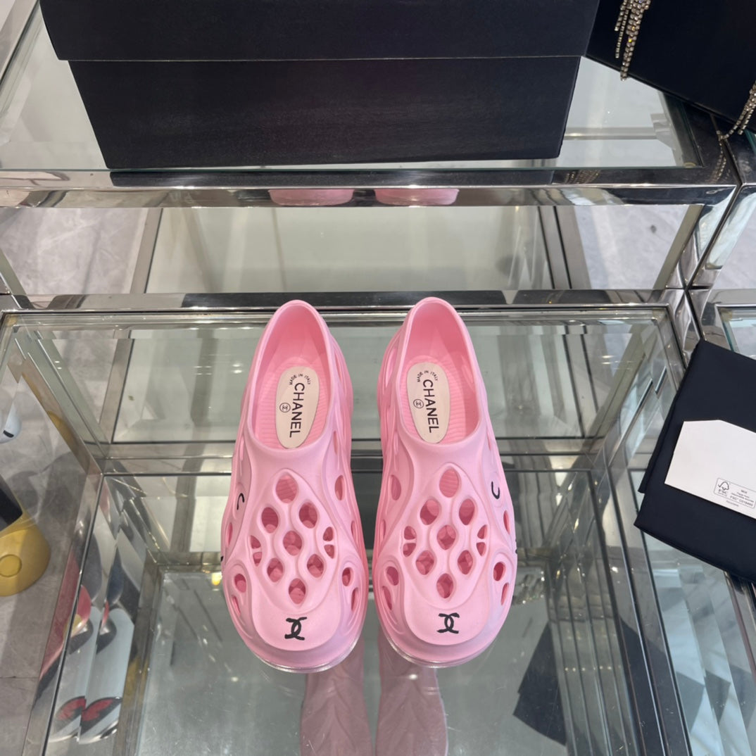 Pink hole slippers  VIP  1：1