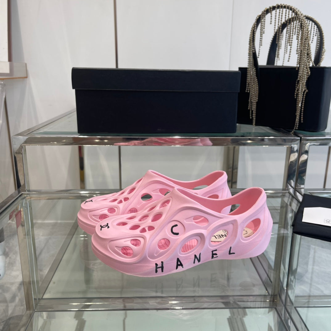 Pink hole slippers  VIP  1：1