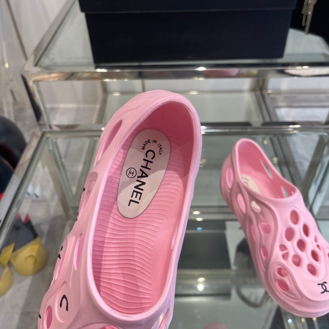 Pink hole slippers  VIP  1：1
