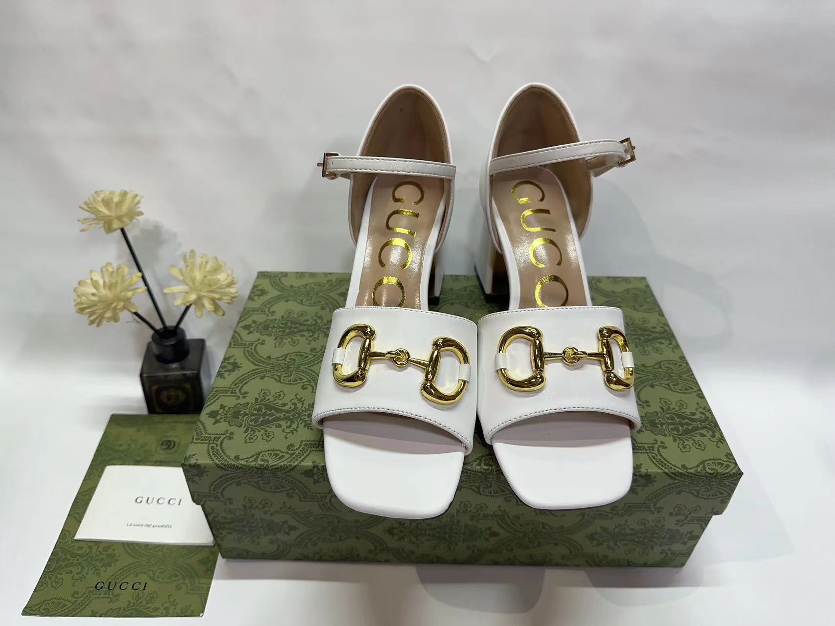 New CU summer hollow sandals