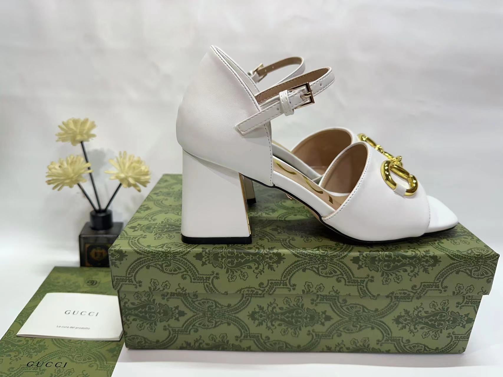 New CU summer hollow sandals