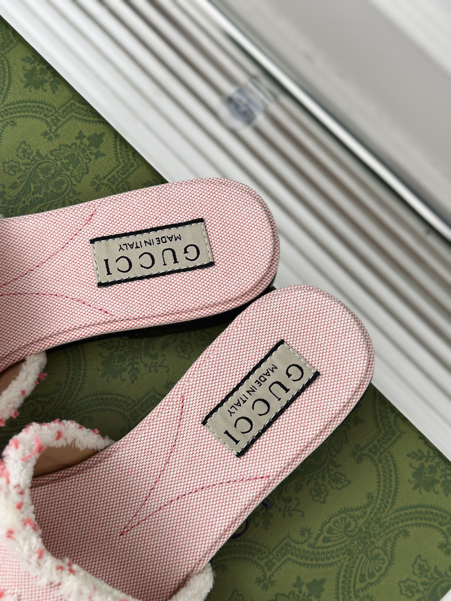 New hollow flat slippersVIP 1：1