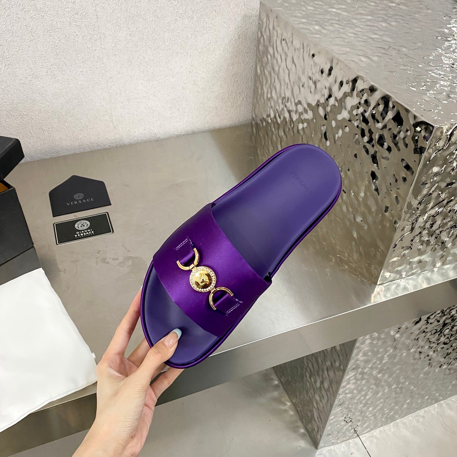 New waterproof platform  V    VIP1:1