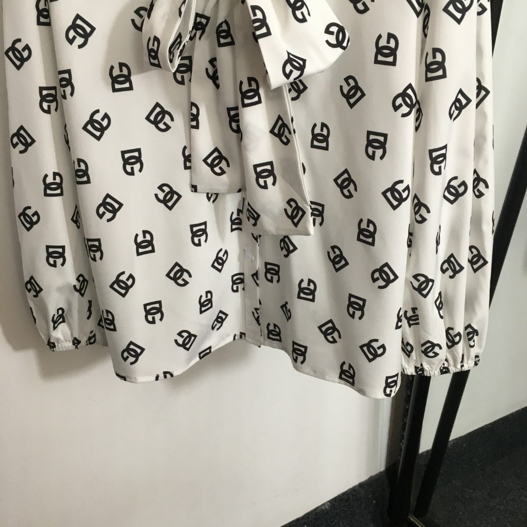 DG*New All Over Letter Print Bow Tie Collar Long Sleeve Shirt07