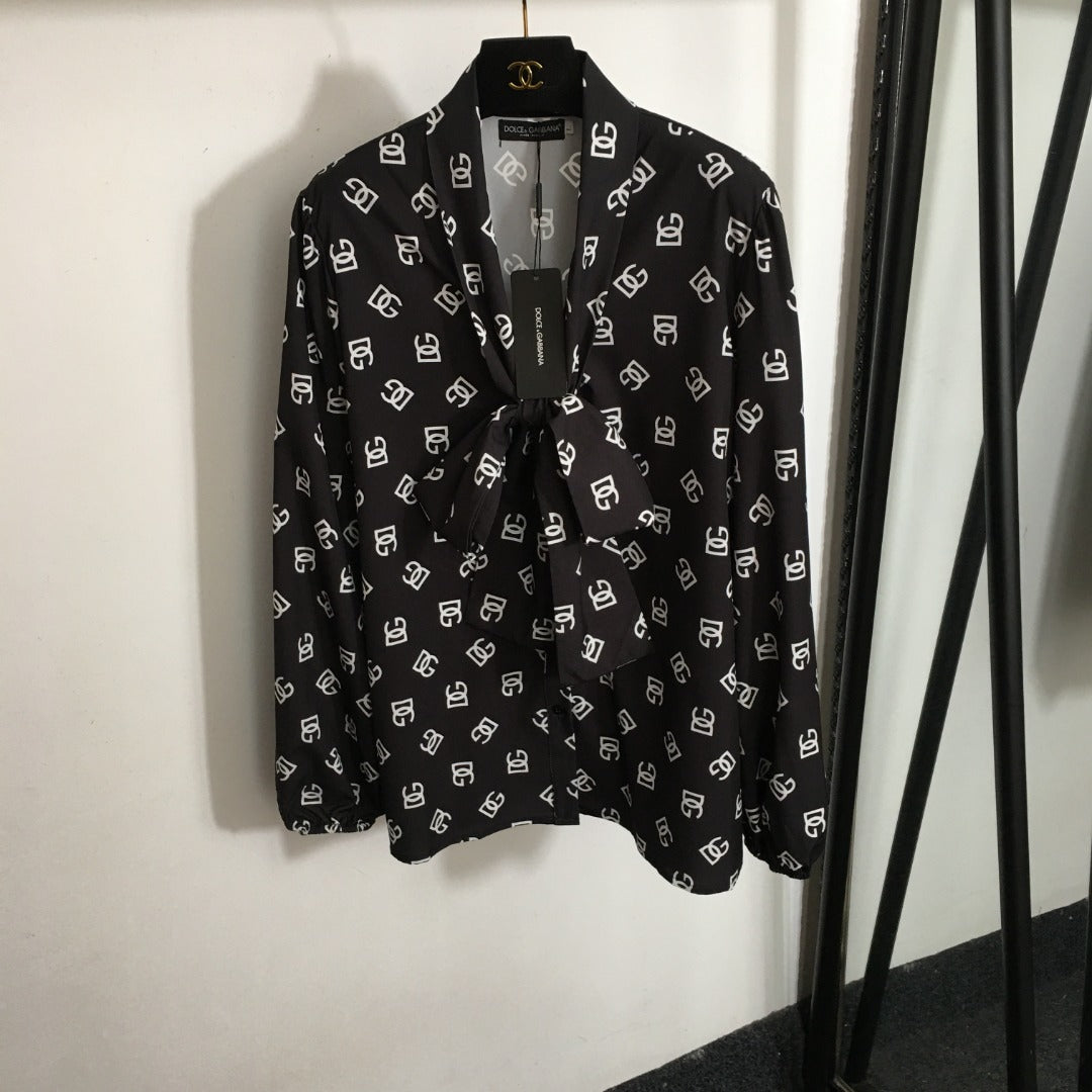 DG*New All Over Letter Print Bow Tie Collar Long Sleeve Shirt07