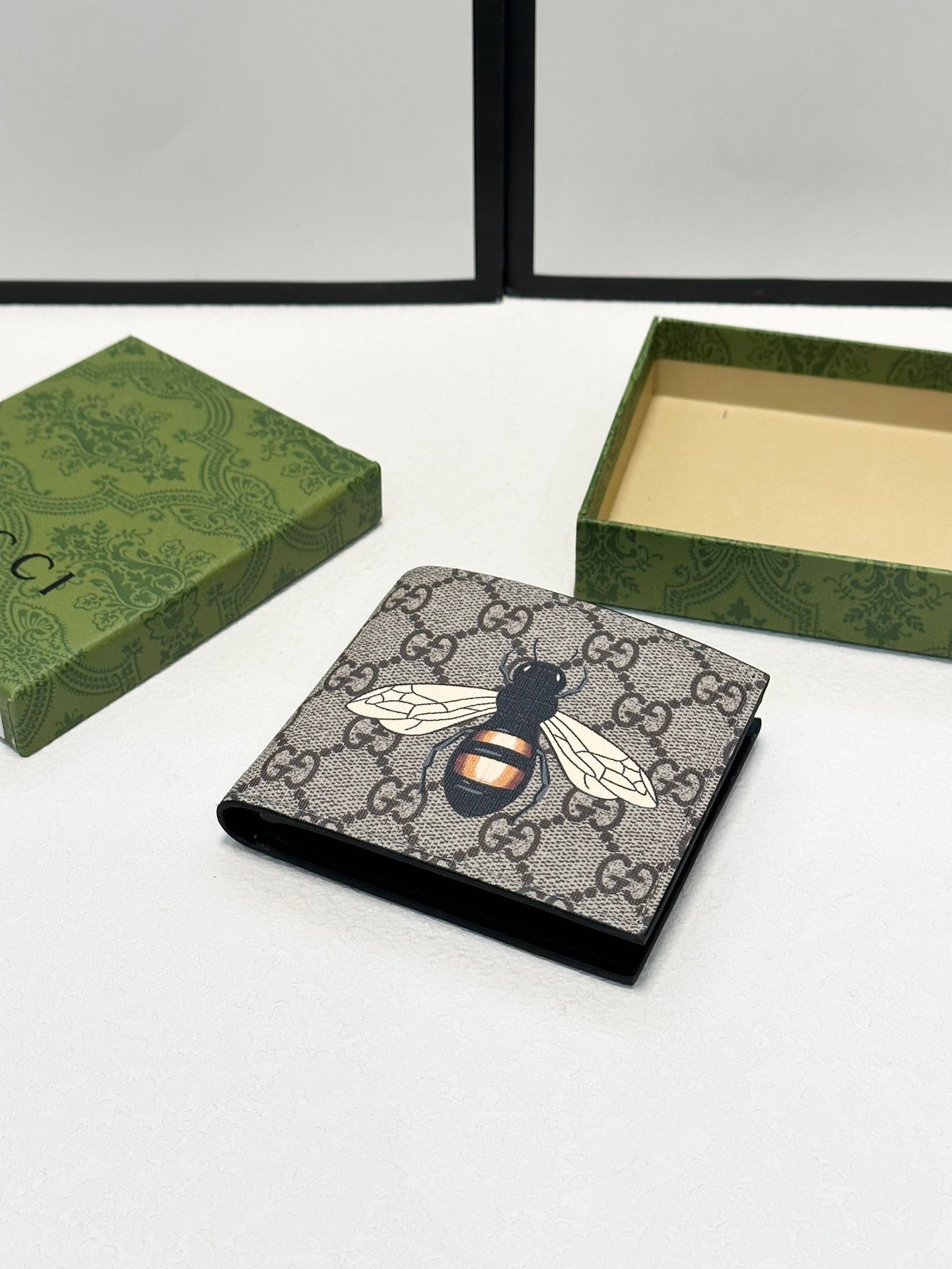 Gucci classic wallet