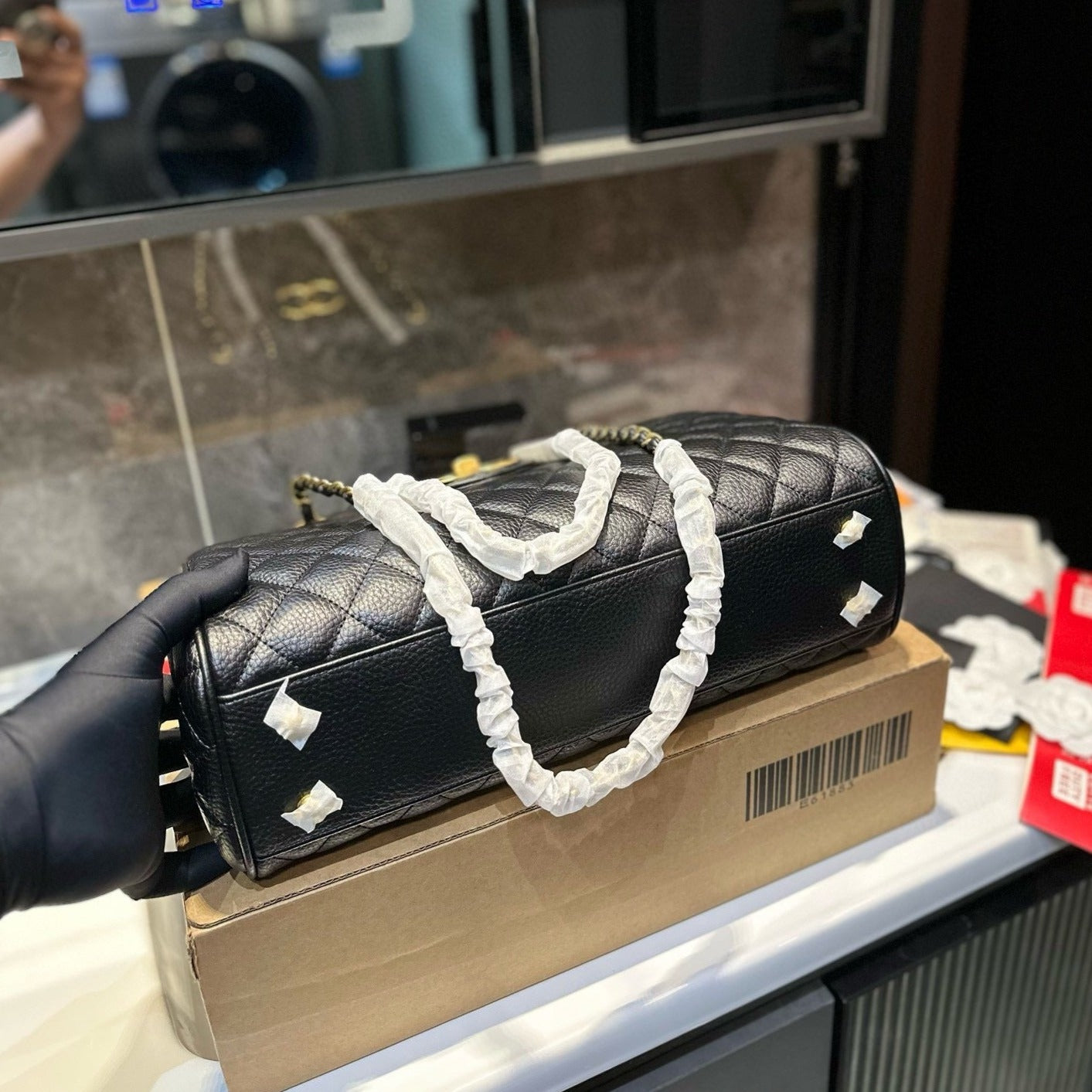 Black chain tote bag Chanel vintage elegant