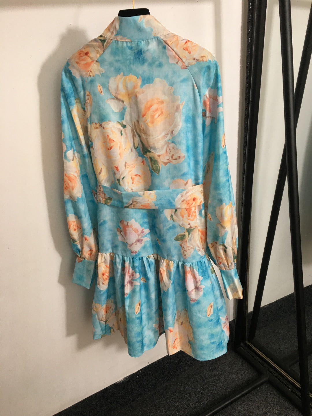 ZIM**** New Pearl Button Temperament Large Flower Print Lace-up Waist Long Sleeve Dress